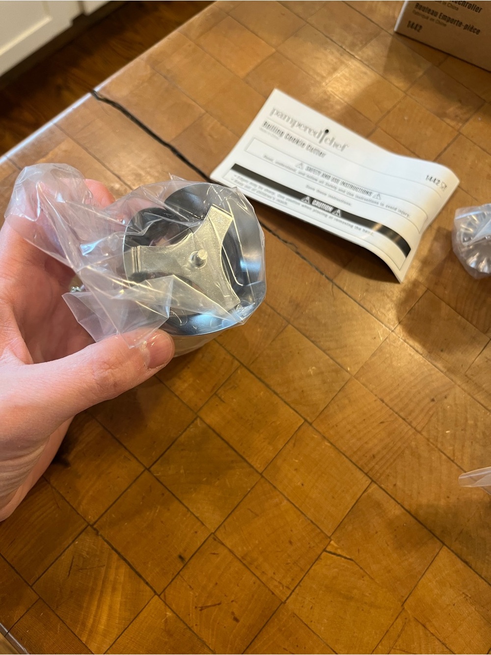 Pampered Chef Rolling Cookie Cutter - Picture 3 of 5